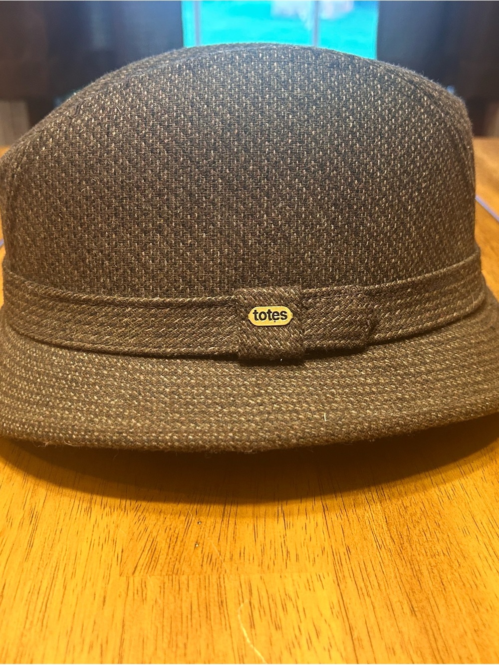 totes Vintage Brown Textured Cloche Hat with Logo Pin Wool Blend
